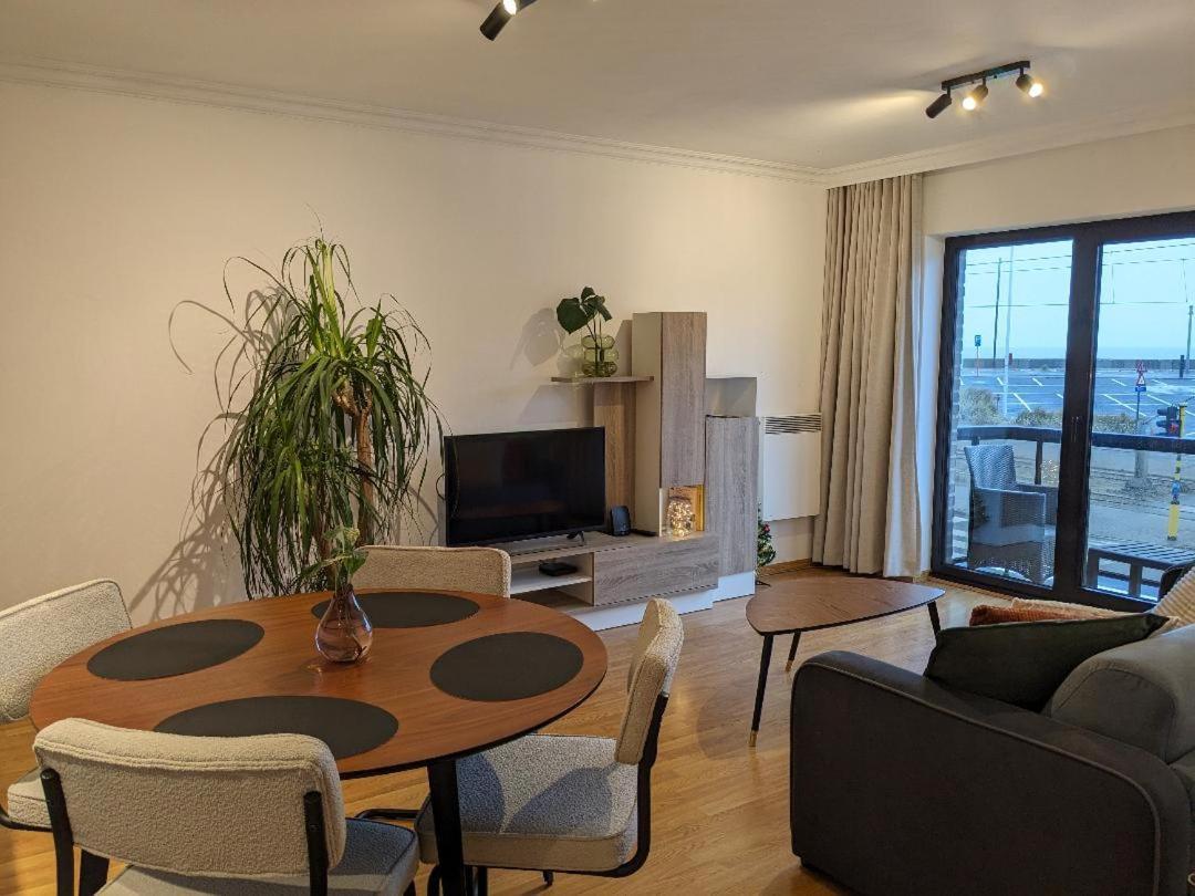Vista Linda, Leuk Appartement Vlak Bij Zeedijk En Strand Oostende Buitenkant foto
