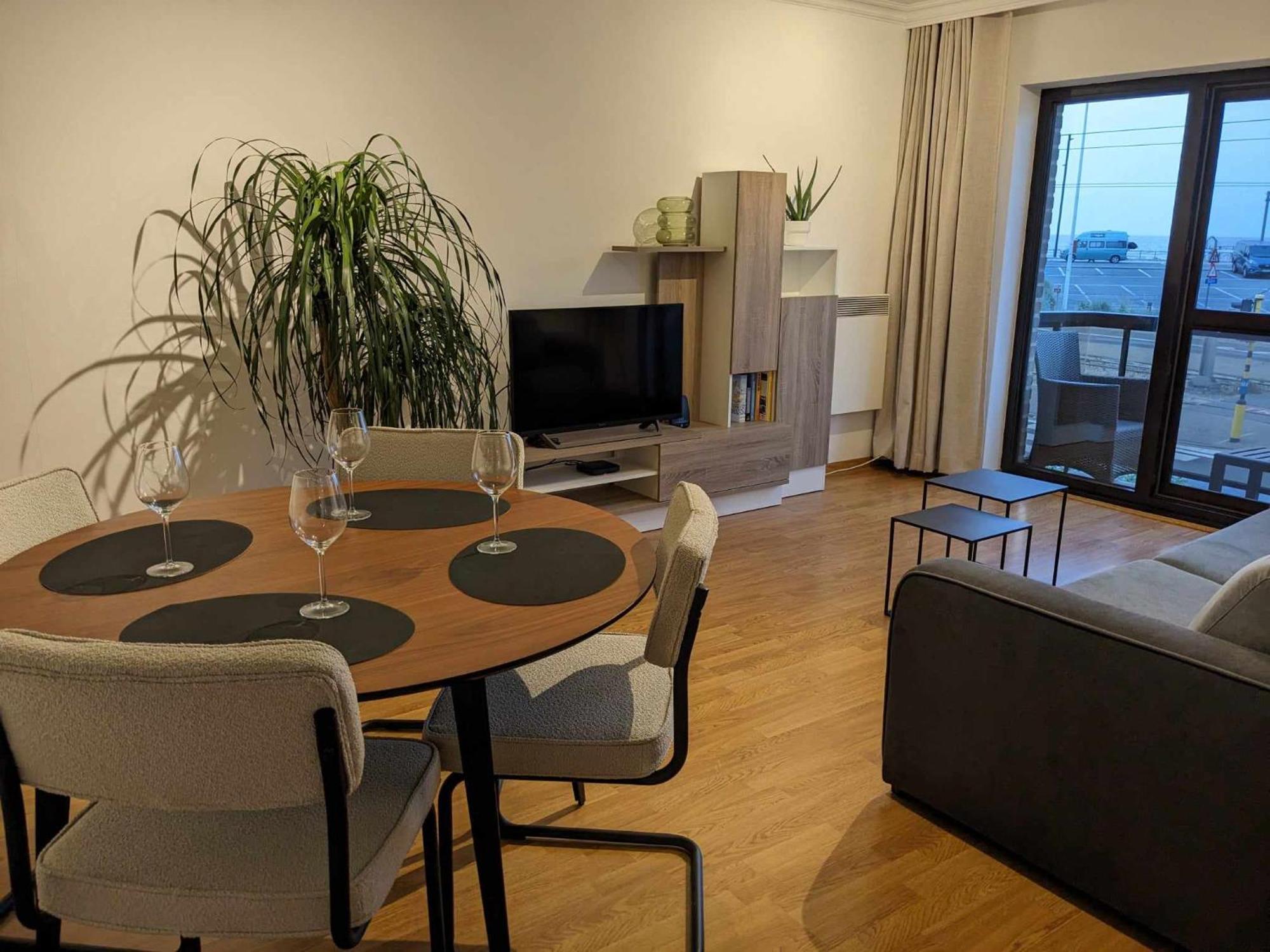 Vista Linda, Leuk Appartement Vlak Bij Zeedijk En Strand Oostende Buitenkant foto